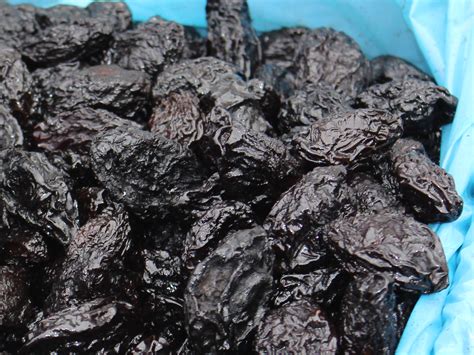 busilak's cashew prunes|Pruning Fruit Trees and Bushes .